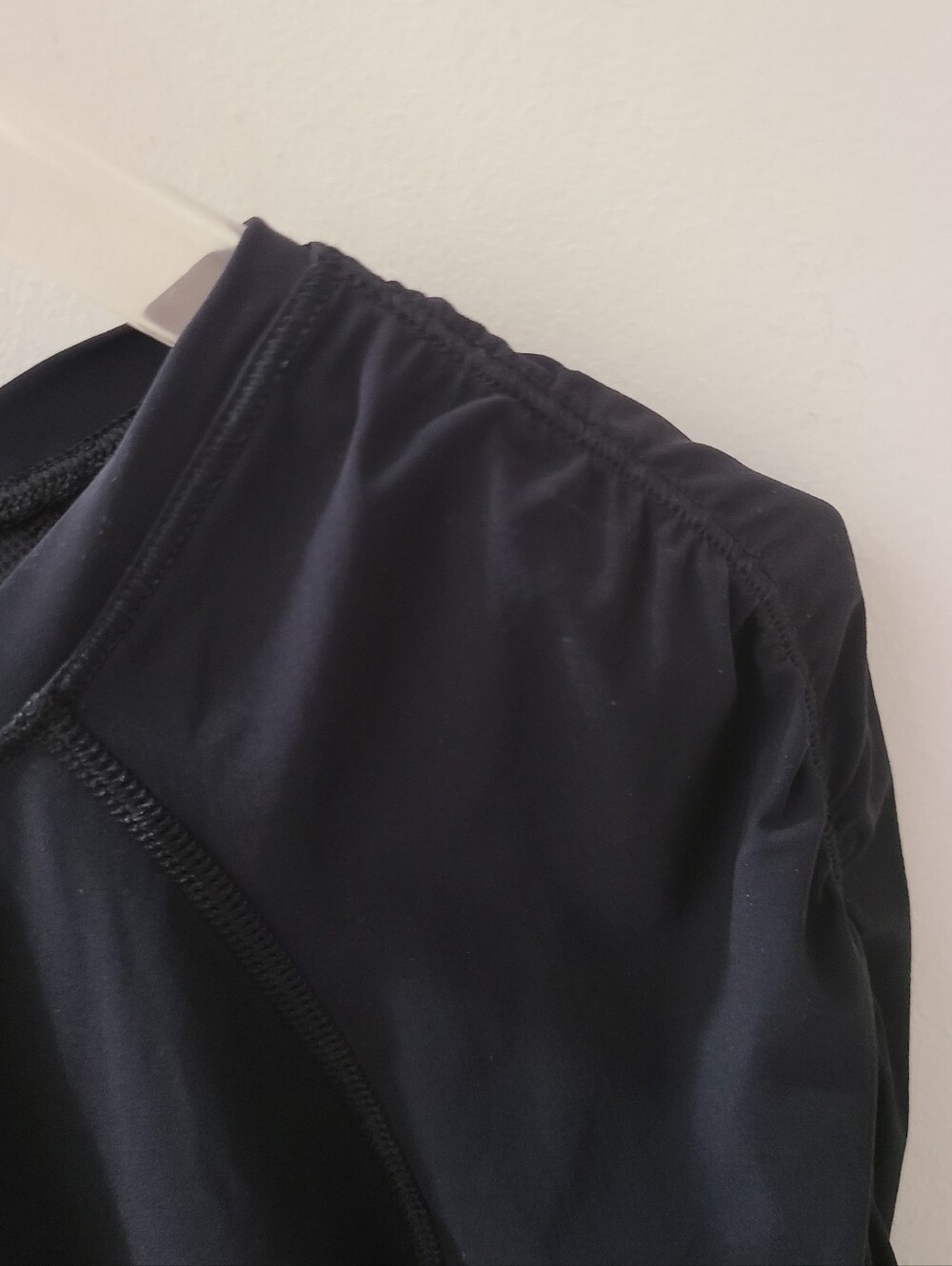 Lululemon Black Sea-Me Run Long Sleeve Layered Crop Top Sz 10 - Picture 7 of 13